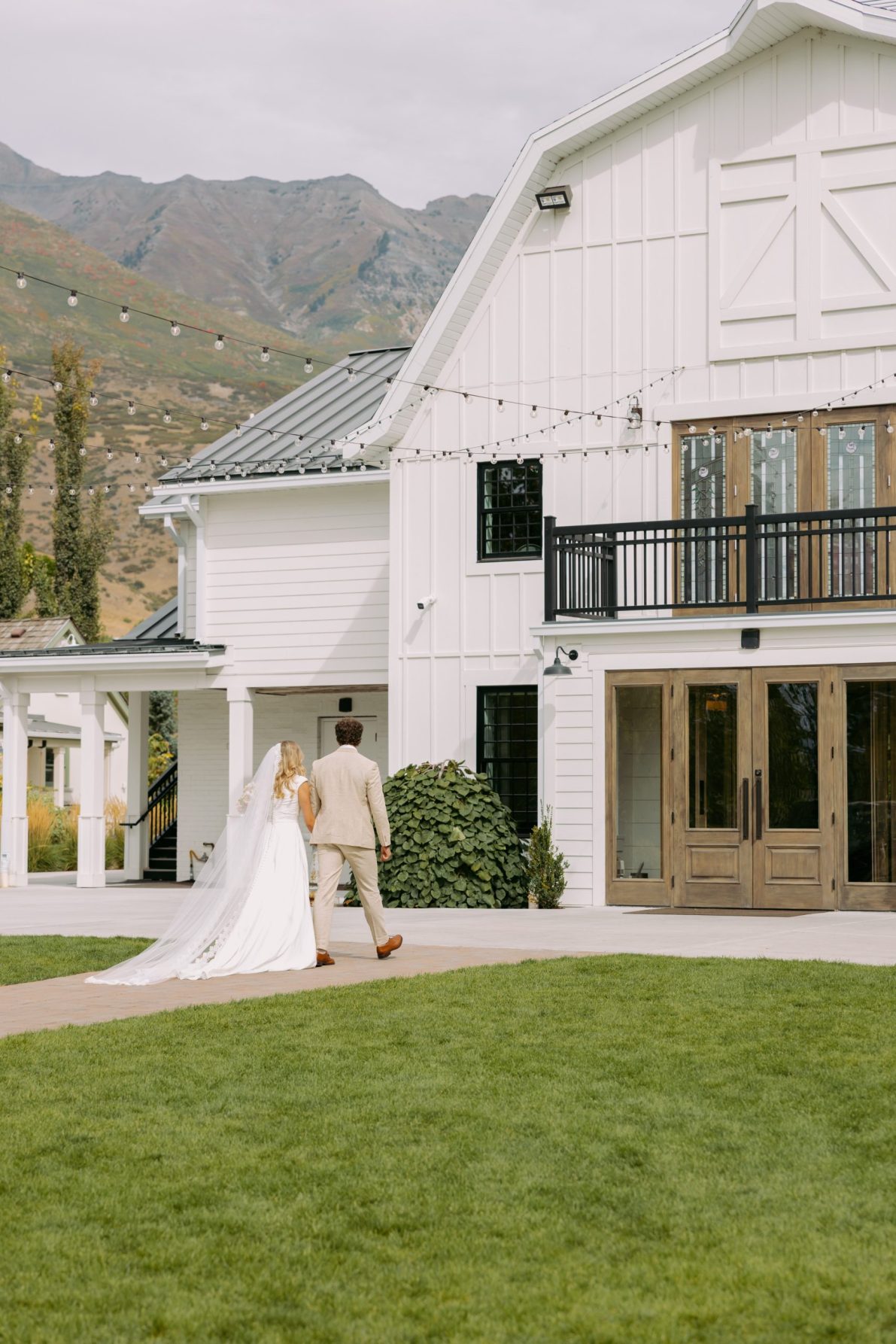 Walker Farms summer wedding utah Bay and Bre Photo rocky mountain bride23