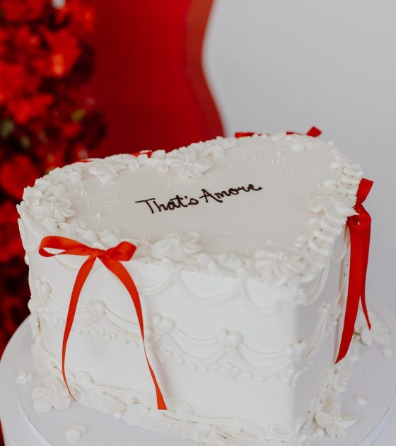 A Romantic Red Wedding for High School Lovers in Canada