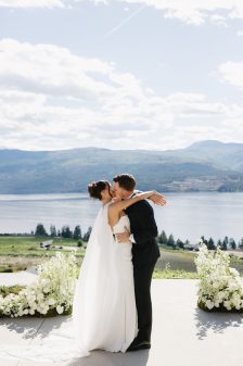 50th Parallel Estate Kelowna summer wedding Keeley Joy Photography rocky mountain bride30
