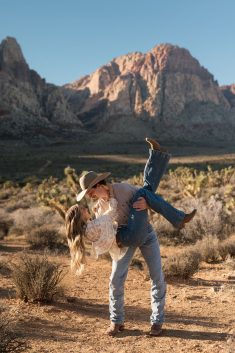 Red Rock Canyon Nevada couple portraits Lexie Biermann Photography rocky mountain bride10