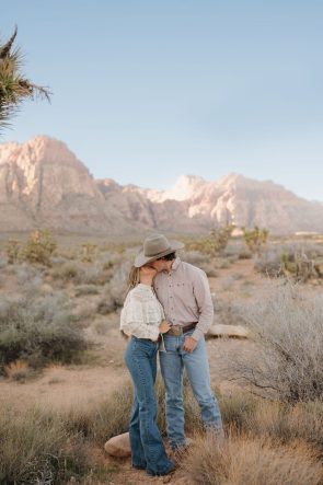 Red Rock Canyon Nevada couple portraits Lexie Biermann Photography rocky mountain bride15