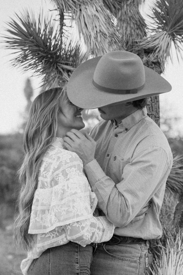 Red Rock Canyon Nevada couple portraits Lexie Biermann Photography rocky mountain bride18
