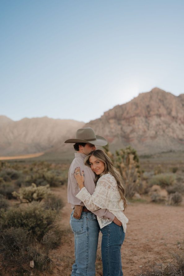Red Rock Canyon Nevada couple portraits Lexie Biermann Photography rocky mountain bride19