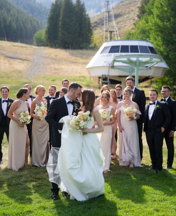 A Pretty Mountain View Wedding in Sun Valley