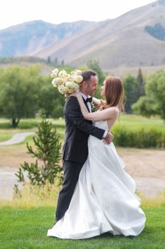 Sun Valley Resort summer wedding Kirsten Shultz Photography rocky mountain bride8