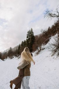 Bri Parkin Photography winter engagements in utah rocky mountain bride15
