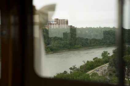Fairmont Hotel Macdonald and Jennifer Bergman Weddings summer wedding rocky mountain bride6