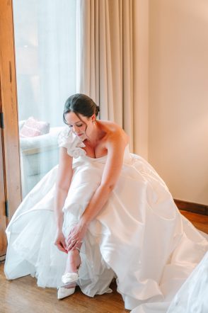 Four Seasons Resort Rancho Encantado Santa Fe winter wedding Maura Jane Photography rocky mountain bride10