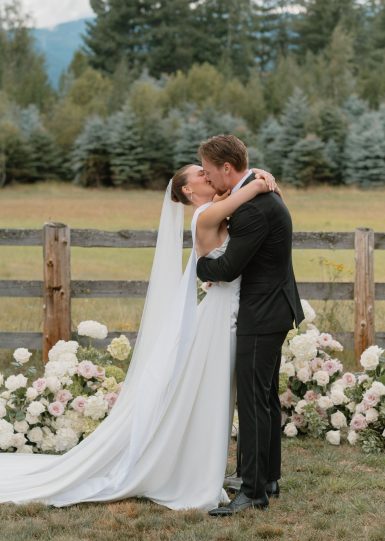 Sandpoint idaho summer wedding Peyton Byford Photography rocky mountain bride107
