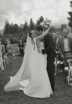 Sandpoint idaho summer wedding Peyton Byford Photography rocky mountain bride12