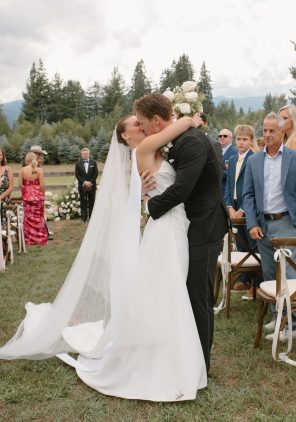 Sandpoint idaho summer wedding Peyton Byford Photography rocky mountain bride13