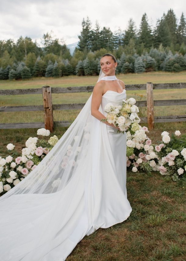 Sandpoint idaho summer wedding Peyton Byford Photography rocky mountain bride14