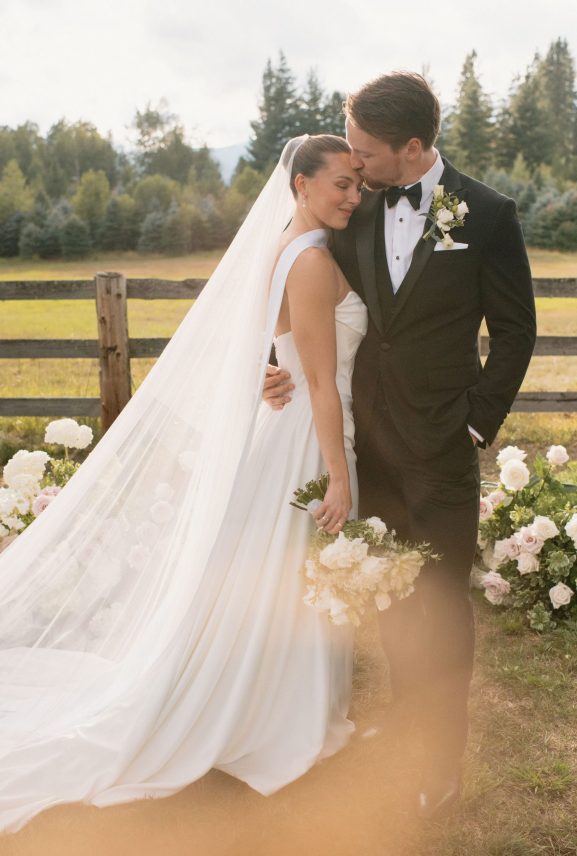 Sandpoint idaho summer wedding Peyton Byford Photography rocky mountain bride15
