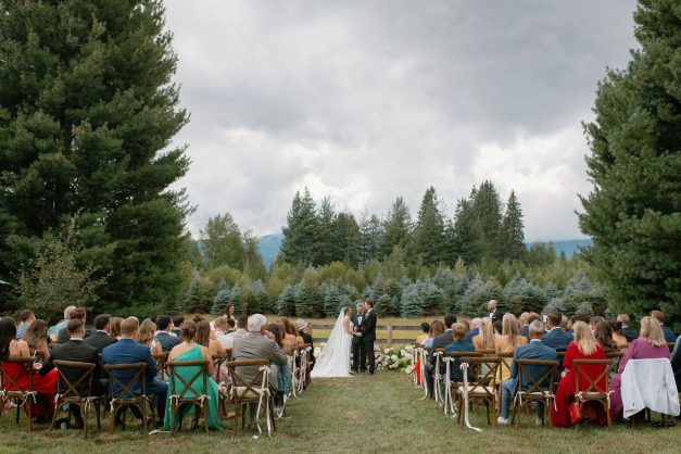 Sandpoint idaho summer wedding Peyton Byford Photography rocky mountain bride9