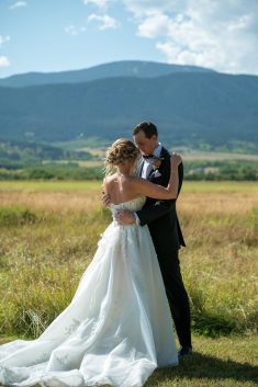 Fox Fields summer wedding Entenmann Photography rocky mountain bride9