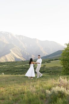 Spring utah meadow engagement session Brynn Kelley Photography rocky mountain bride7
