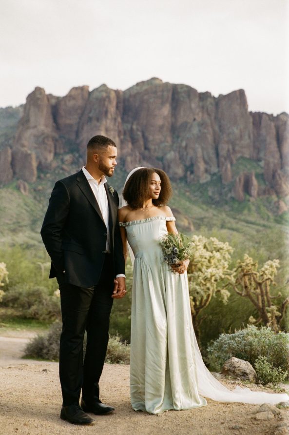 Superstition Mountains styled shoot arizona Cam Dever Photograpphy rocky mountain bride28