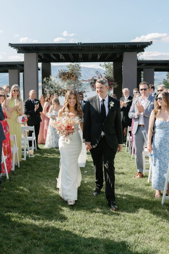 CedarCreek Estate Winery spring wedding Boketto Photography rocky mountain bride11