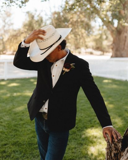 Jacobs Berry Farm summer wedding Davey Hibler rocky mountain bride10