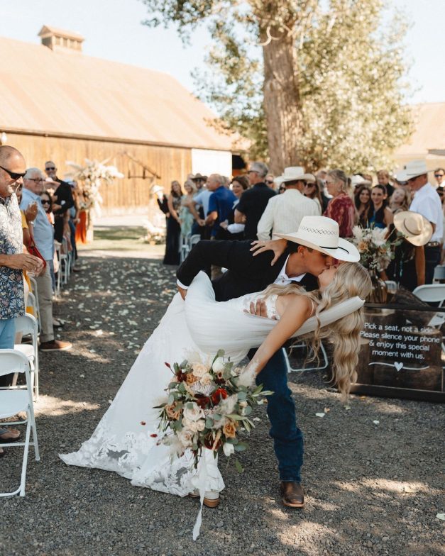 Jacobs Berry Farm summer wedding Davey Hibler rocky mountain bride11