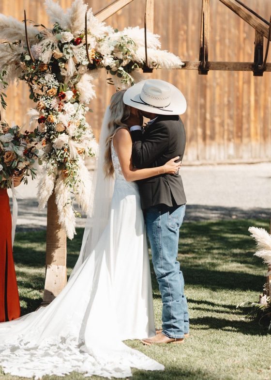 Jacobs Berry Farm summer wedding Davey Hibler rocky mountain bride44