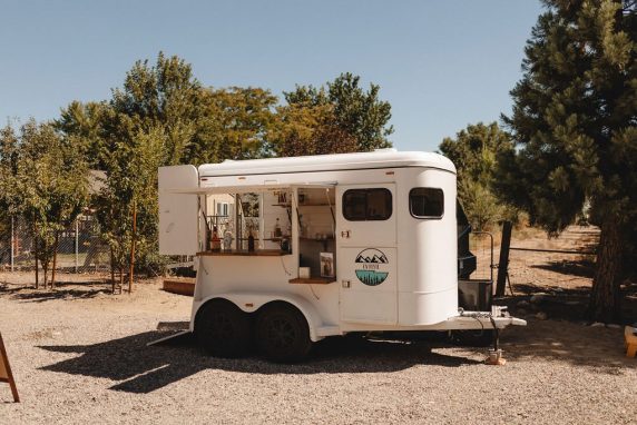 Jacobs Berry Farm summer wedding Davey Hibler rocky mountain bride9
