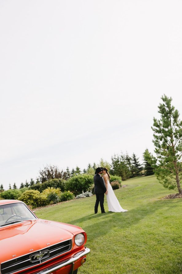 Sweet Haven Barn summer wedding Lottie Weddings rocky mountain bride11
