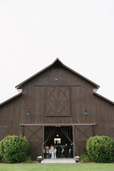 Sweet Haven Barn summer wedding Lottie Weddings rocky mountain bride16