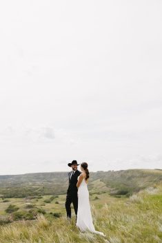 Sweet Haven Barn summer wedding Lottie Weddings rocky mountain bride2