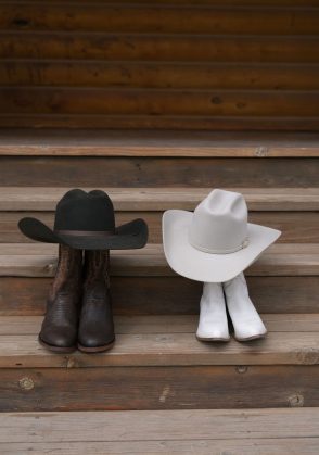 Stanley River Retreats & Cabins winter wedding rocky mountain bride0