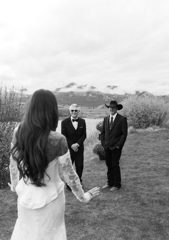 Stanley River Retreats & Cabins winter wedding rocky mountain bride13