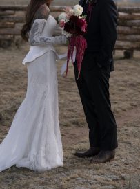 Stanley River Retreats & Cabins winter wedding rocky mountain bride20