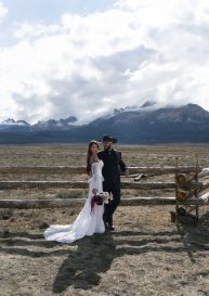 Stanley River Retreats & Cabins winter wedding rocky mountain bride21