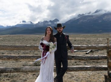 Stanley River Retreats & Cabins winter wedding rocky mountain bride22