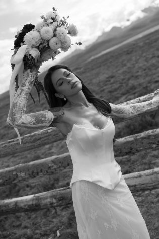 Stanley River Retreats & Cabins winter wedding rocky mountain bride29