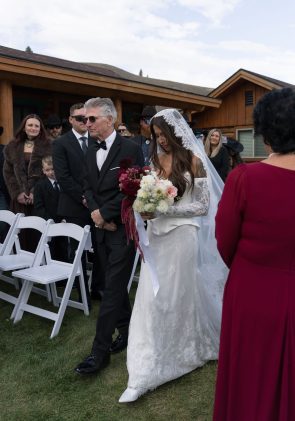 Stanley River Retreats & Cabins winter wedding rocky mountain bride35