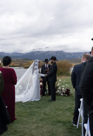 Stanley River Retreats & Cabins winter wedding rocky mountain bride36