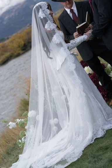 Stanley River Retreats & Cabins winter wedding rocky mountain bride37
