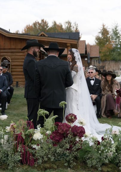 Stanley River Retreats & Cabins winter wedding rocky mountain bride38